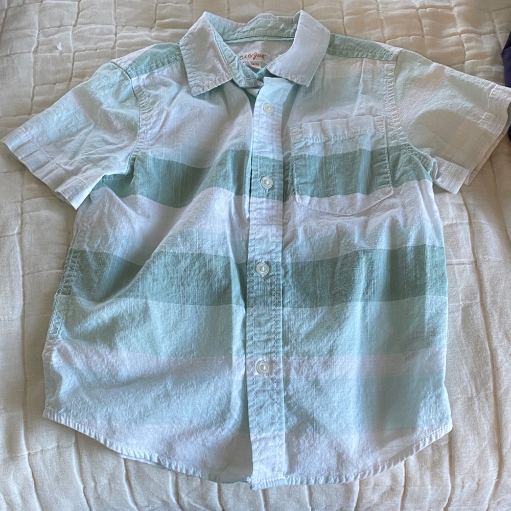 Boys cat and Jack button down. Gently worn.
